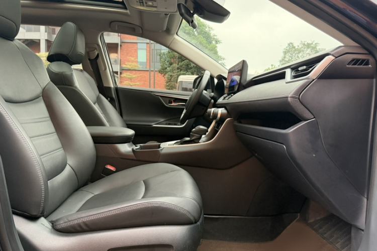 Used Toyota RAV4 2023 Dual-Engine 2.5L E-CVT Two-Wheel Drive Elite Plus Edition
