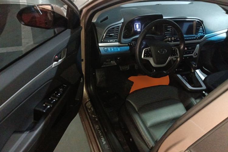 Used Hyundai Elantra (6th Generation / Lingdong) 2016 1.6L Automatic ZhiXuan · Luxury Version Interior 3