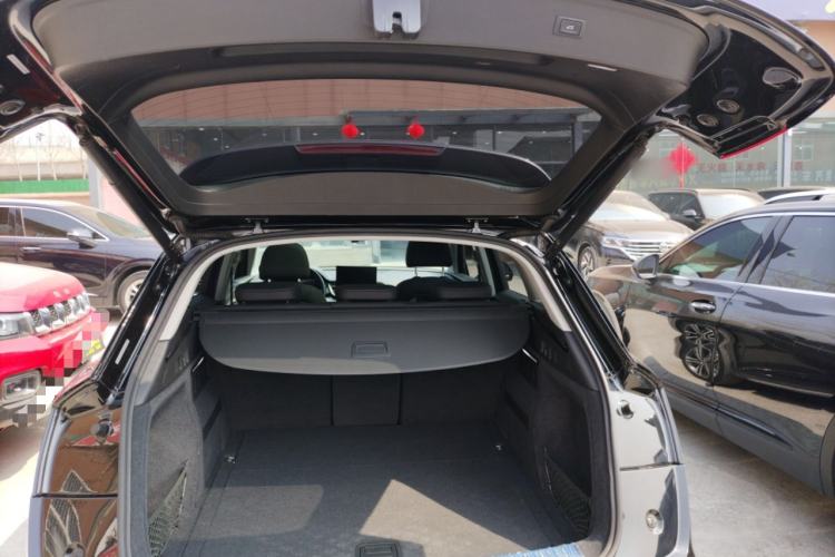 Used Audi Q5L 2022 40T Fashionable and Elegant Model
