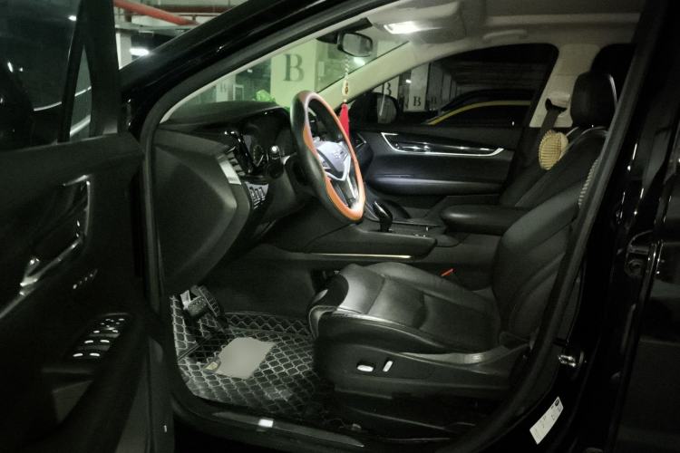 Used Cadillac XT5 2017 Anniversary Edition 25T Luxury Model
