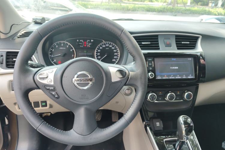 Used Nissan Sylphy 2018 1.6XV CVT Deluxe Edition Center Console