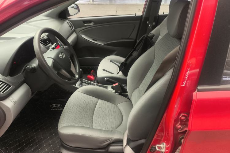 Used Hyundai Verna (older generation) 2014 1.4L Automatic Smart GLS Left Front Seat