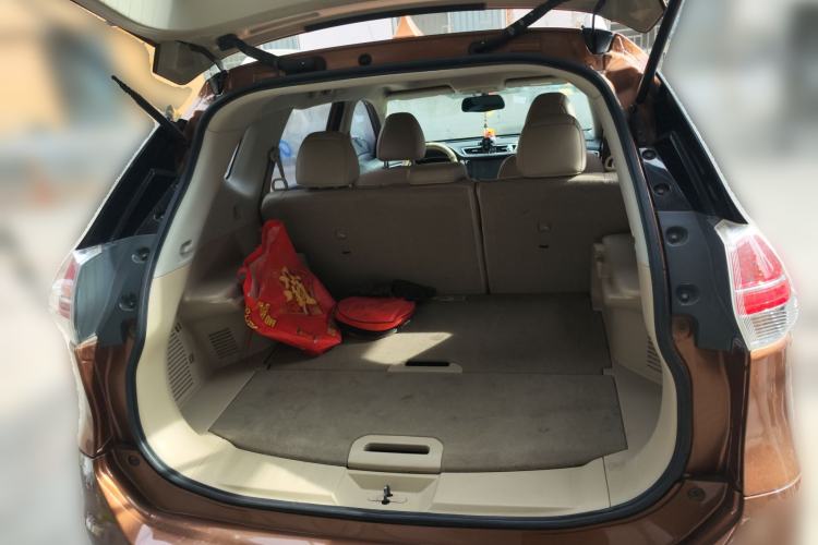 Used Nissan X-Trail 2014 2.5L CVT Leading Edition 4WD
