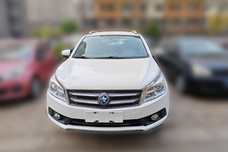 Used Venucia T70 2015 2.0L CVT Smart Choice Edition Front