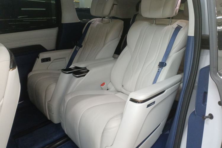 Used Buick Century 2023 2.0T Six-Seater Yinshi Edition
