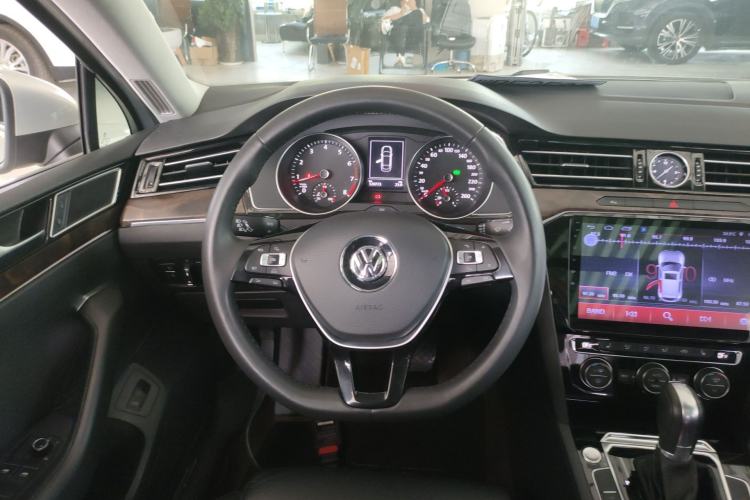 Used Volkswagen Magotan 2018 Facelift 330TSI DSG Luxury Model
