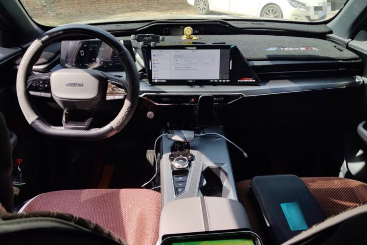 Used CHANGAN OSHAN Z6 New Energy 2023 ZhiDian iDD 150KM Flagship Model
