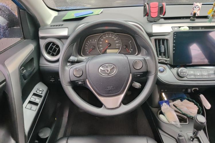 Used Toyota RAV4 2016 2.0L CVT Two-Wheel Drive Fashion Edition China V Standard