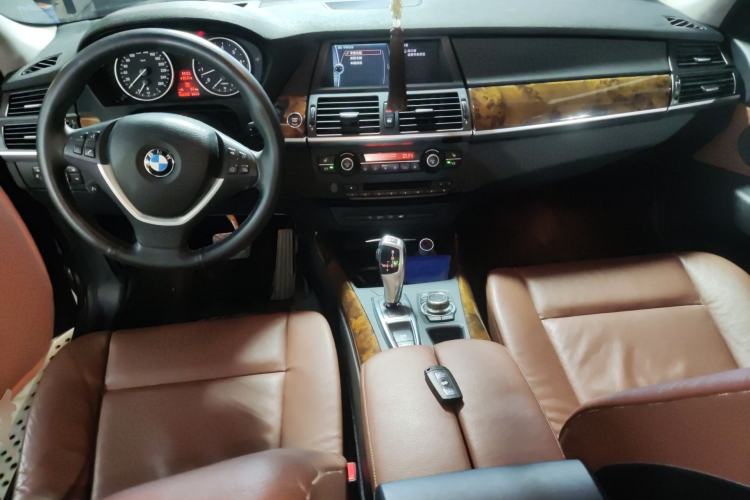 Used BMW X5 2011 xDrive35i Luxury Model
