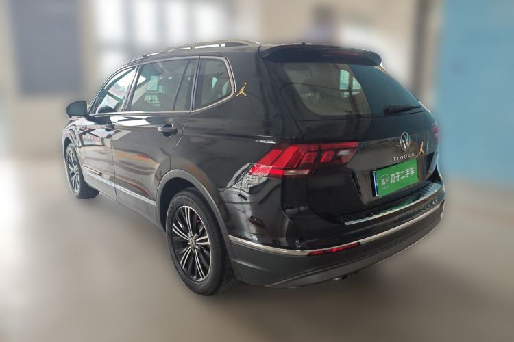 Used Volkswagen Tiguan L 2021 280TSI Automatic Two-Wheel Drive Smart Edition
