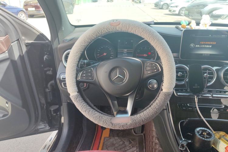 Used Mercedes-Benz GLC 2016 GLC 260 4MATIC Luxury Model
