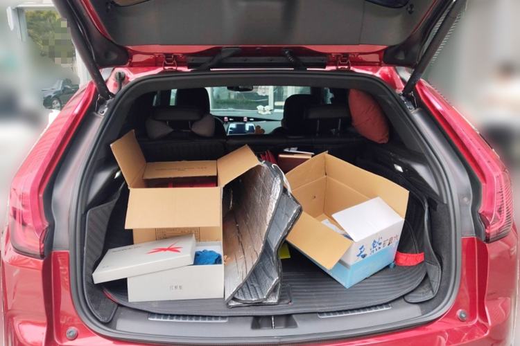 Used Cadillac XT4 2021 28T Two-Wheel Drive Leading Version Trunk