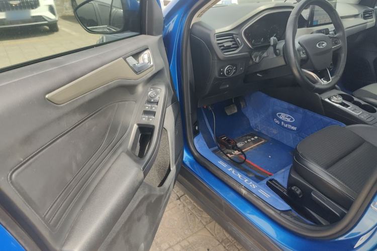 Used Ford Focus 2019 Sedan EcoBoost 180 Automatic Trend Edition Driver Seat