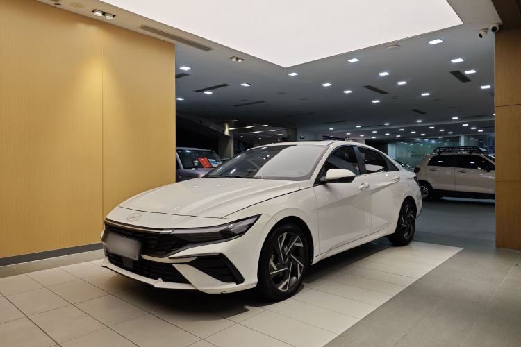 Used Hyundai Elantra 2023 1.5L CVT LUX Prestige Edition