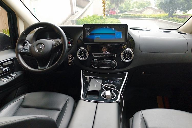 Used Mercedes-Benz Vito 2023 2.0T Elite Version 7 Seats