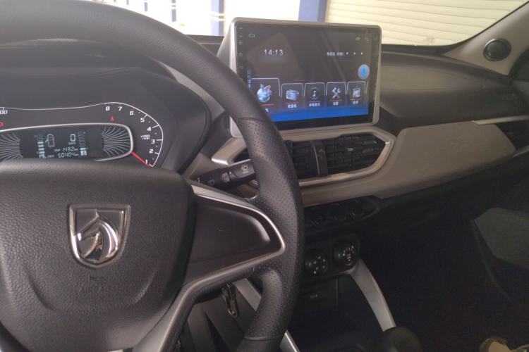 Used Baojun 510 2017 1.5L manual Comfort trim Center Console