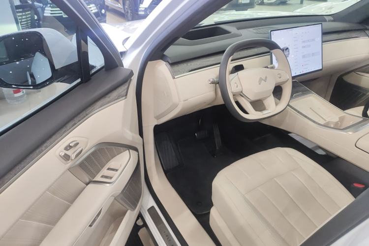 Used ONVO Luxeed L90 2025 Model—Max Six-Seater Version