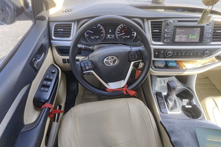 Used Toyota Highlander 2018 2.0T Four-Wheel Drive Elite Edition 7 Seats China VI Standard Steering Wheel