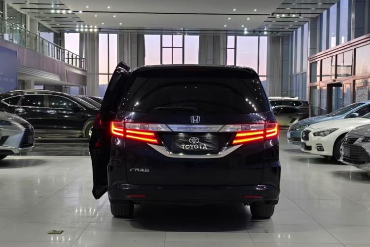 Used Honda Odyssey 2015 Updated Version 2.4L Smart Edition