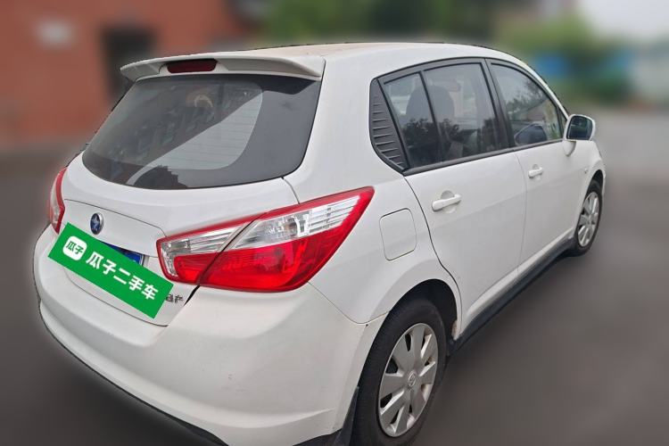 Used Venucia R50 2013 1.6L Automatic Fashion Edition
