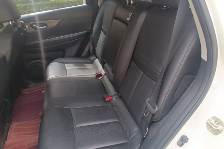 Used Nissan X-Trail 2015 2.0L CVT Comfort MAX Edition 2WD