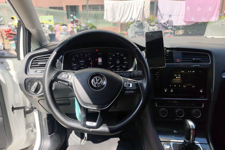 Used Volkswagen Golf 2018 230TSI Automatic Luxury Version