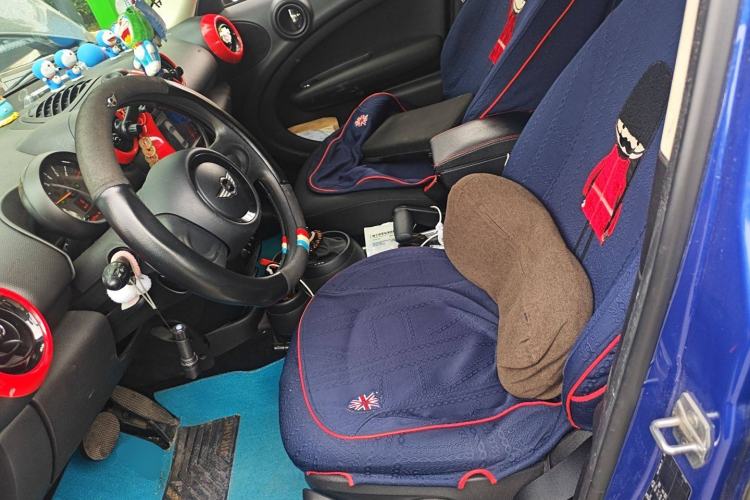 Used MINI Countryman 2016 1.6T COOPER ALL4 Fun Equipment Enthusiast Left Front Seat