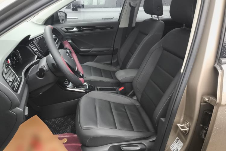 Used Volkswagen T-ROC 2021 280TSI DSG Two-Wheel Drive Comfort Connect Edition