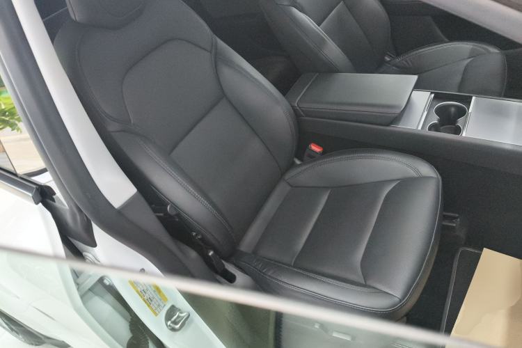 Used Tesla Model Y 2025 Rear-Wheel Drive First Edition
