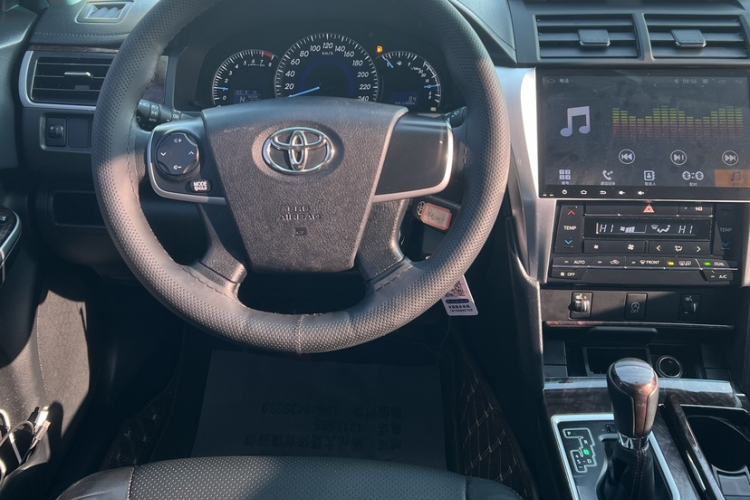 Used Toyota Camry 2016 2.0G 10th Anniversary Leading Edition
