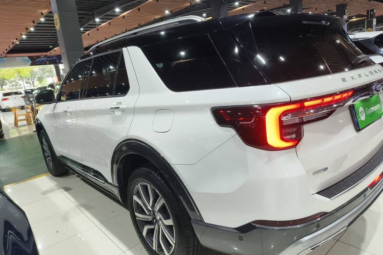 Used Ford Explorer 2023 EcoBoost 285 Four-Wheel Drive Titanium Edition 6 Seats