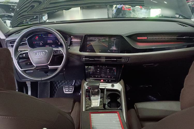 Used Audi Q6 2024 45 TFSI quattro Qiyun Edition Yulin Package 7 Seats
