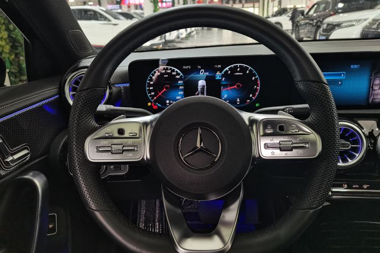 Used Mercedes-Benz A-Class 2022 Revised Version A 200 L Sport Sedan Fashionable Style Steering Wheel