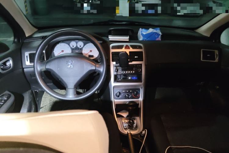 Used Peugeot 307 2010 Sedan 1.6L Automatic Luxury Edition
