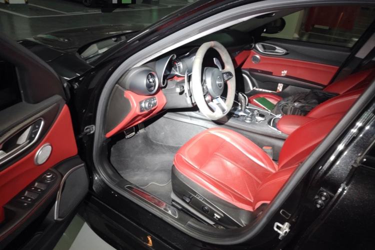 Used Alfa Romeo Giulia 2020 2.0T 280HP Track Edition Limited Release