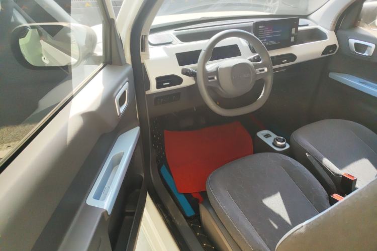 Used Geely Galaxy Panda 2024 Panda Mini 200km Endurance Bear Driver Seat