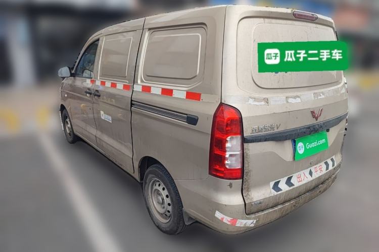 Used Wuling Hongguang V 2021 1.5L Jingqu Edition Enclosed-Window Vehicle LAR
