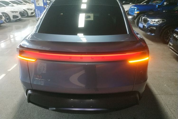 Used Tesla Model Y 2025 Rear-Wheel-Drive Version