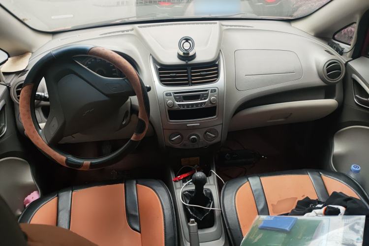 Used Chevrolet Sail 2010 Sedan 1.4L Manual Enjoyment Edition Center Console