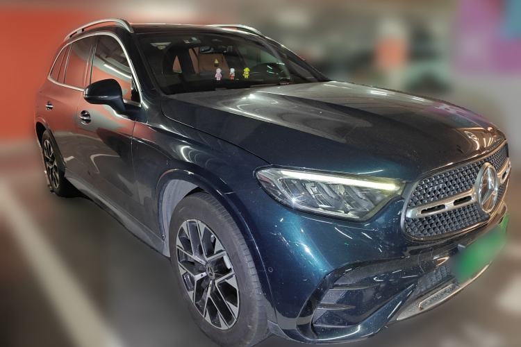 Used Mercedes-Benz GLC 2023 GLC 260 L 4MATIC Luxury Model 5 Seats Front Right 45 Deg