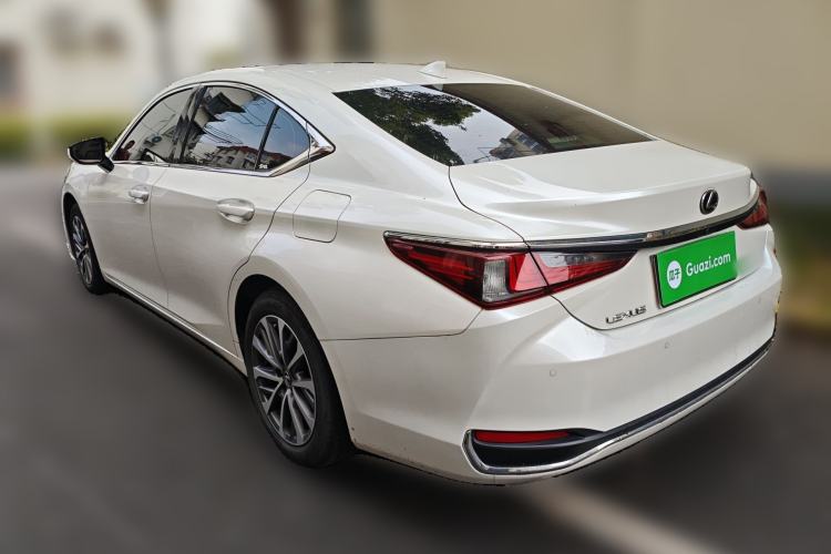Used Lexus ES 2022 200 Excellence Edition
