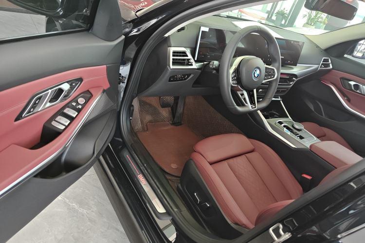 Used BMW i3 2025 eDrive 35 L
