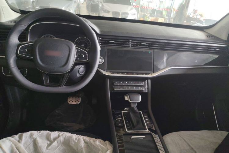 Used Sinotruk VGV U70 2021 1.5T Automatic Youyue Edition 7-Seater Center Console