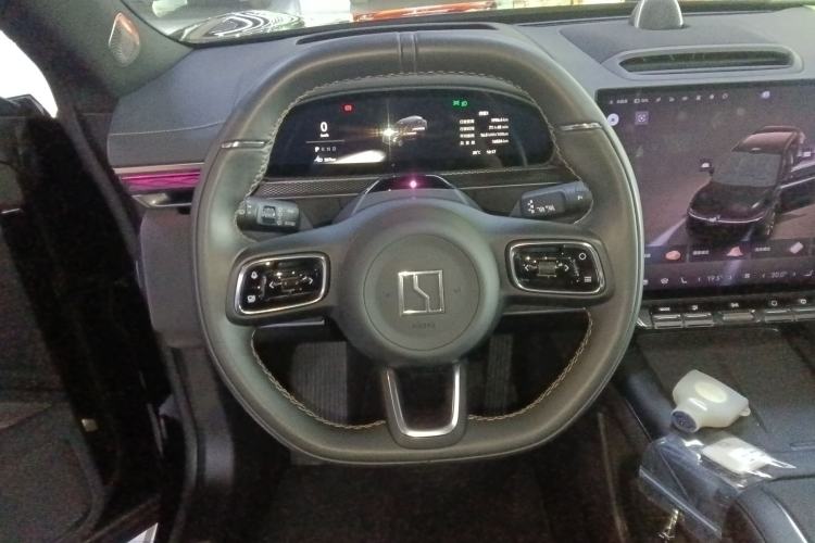 Used Zeekr 7X 2025 100 kWh Long-Range Rear-Wheel Drive with Intelligent Driving Features