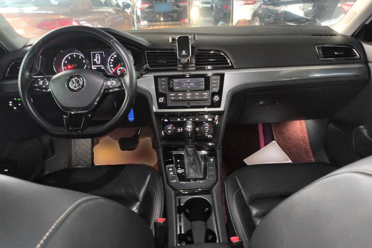 Used Volkswagen Lamando 2015 280TSI DSG Comfort Edition Center Console