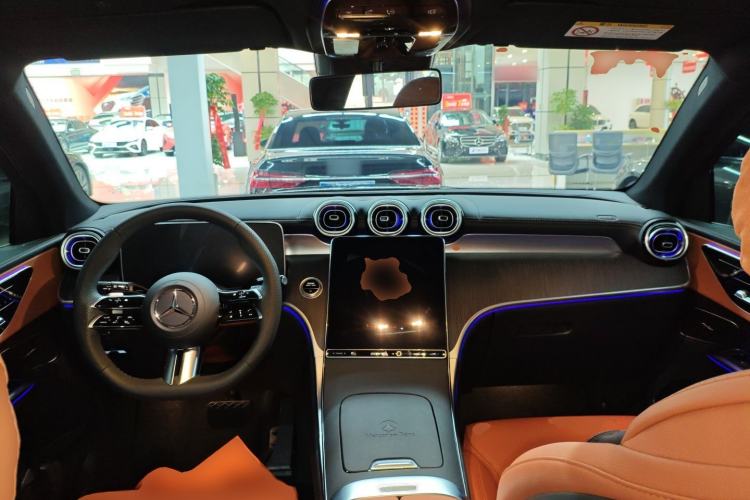 Used Mercedes-Benz GLC 2025 GLC 260 L 4MATIC Luxury Model