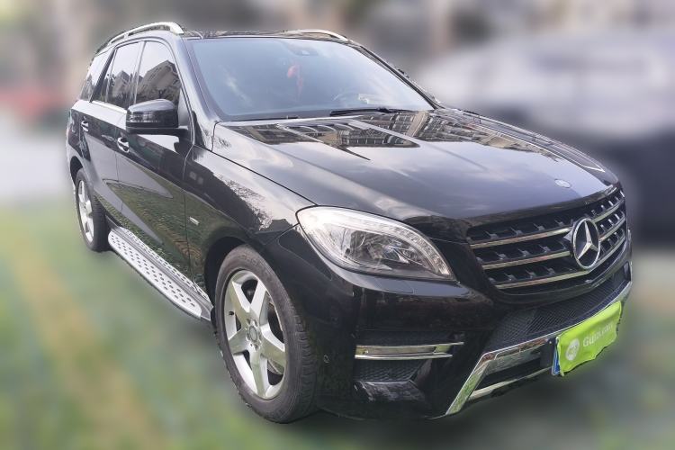 Used Mercedes-Benz M-Class 2012 ML 350 Luxury Edition Front Right 45 Deg