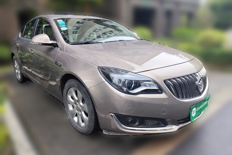 Used Buick Regal 2015 2.0L Leading Fashion Edition Front Right 45 Deg