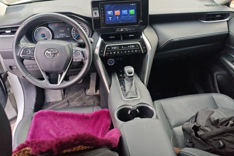 Used Toyota Harrier 2022 Dual-Engine 2.5L CVT Two-Wheel Drive Luxury Edition Center Console