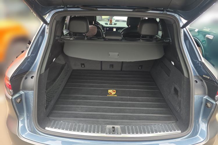 Used Porsche Cayenne 2018 Cayenne 3.0T Trunk